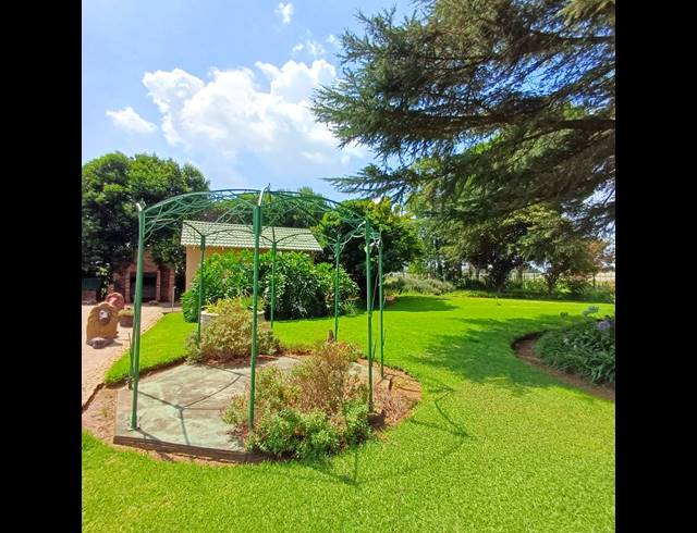 21,414M² SMALLHOLDING FOR SALE IN HOMELANDS
